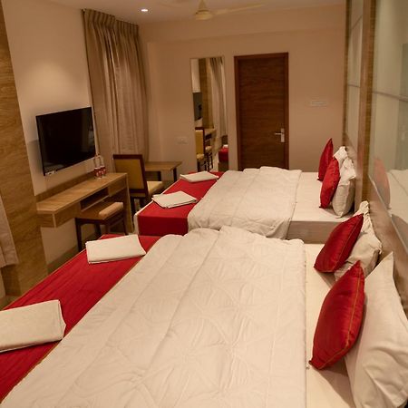 The Paradise Hotel - Luxury Stay Канчипурам Екстериор снимка