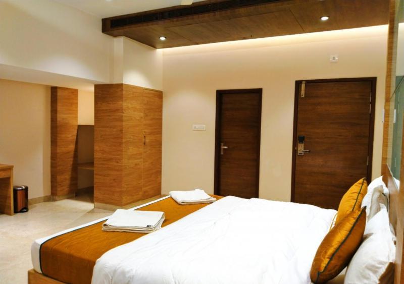 The Paradise Hotel - Luxury Stay Канчипурам Екстериор снимка