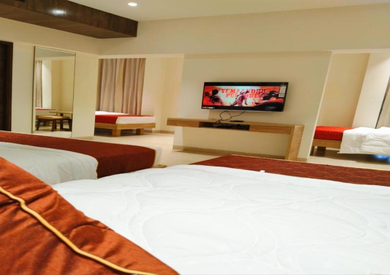 The Paradise Hotel - Luxury Stay Канчипурам Екстериор снимка