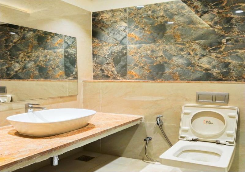 The Paradise Hotel - Luxury Stay Канчипурам Екстериор снимка
