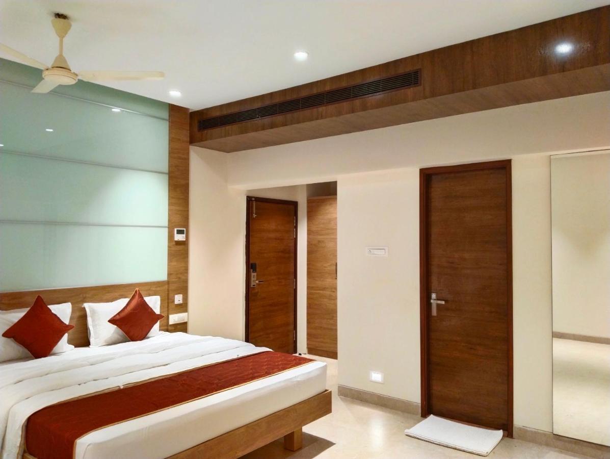 The Paradise Hotel - Luxury Stay Канчипурам Екстериор снимка